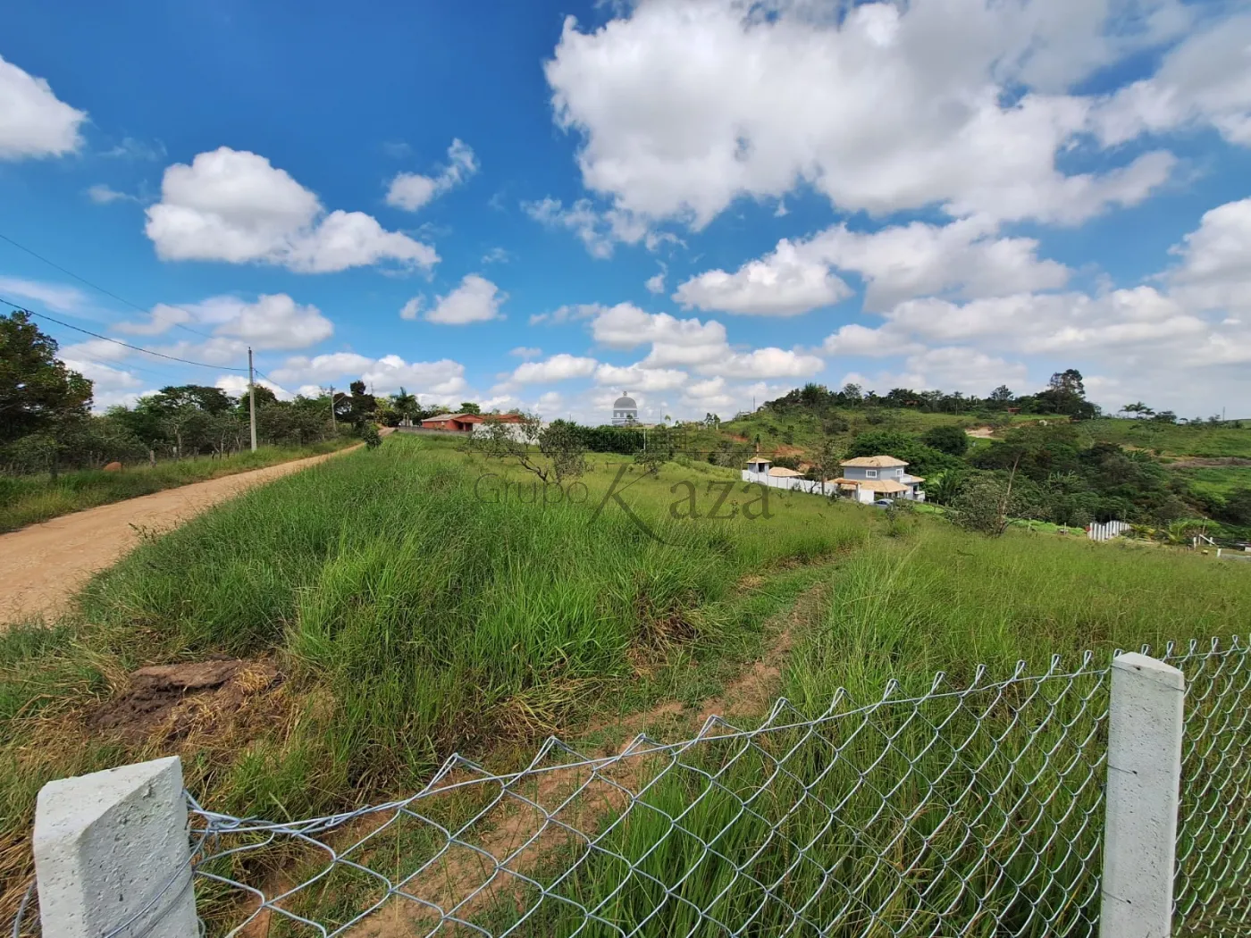 Foto 2 de Terreno Padrão em Veraneio Irajá, Jacareí - imagem 2