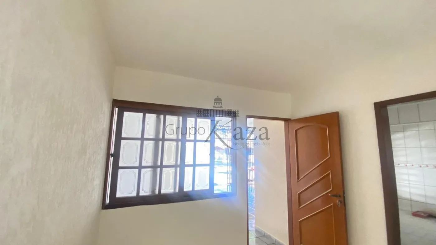 Foto 3 de Casa Padrão em Conjunto Residencial Trinta e Um de Março, São José dos Campos - imagem 3