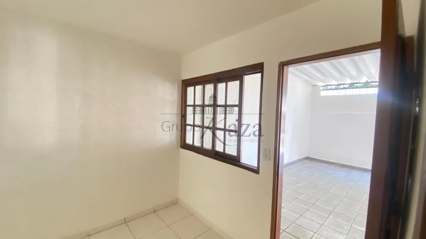 Foto 4 de Casa Padrão em Conjunto Residencial Trinta e Um de Março, São José dos Campos - imagem 4