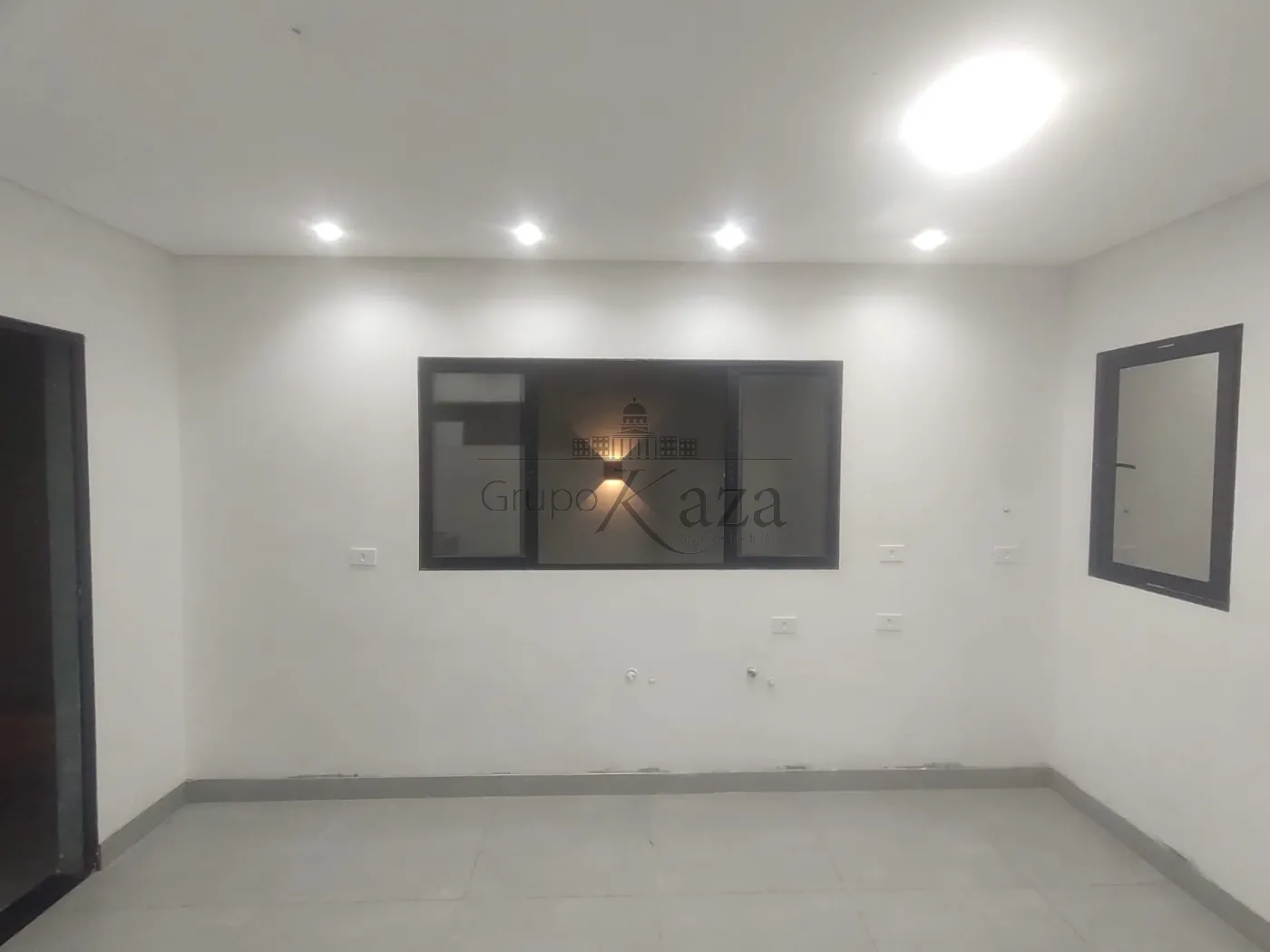 Foto 3 de Casa Padrão em Jardim Ismênia, São José dos Campos - imagem 3