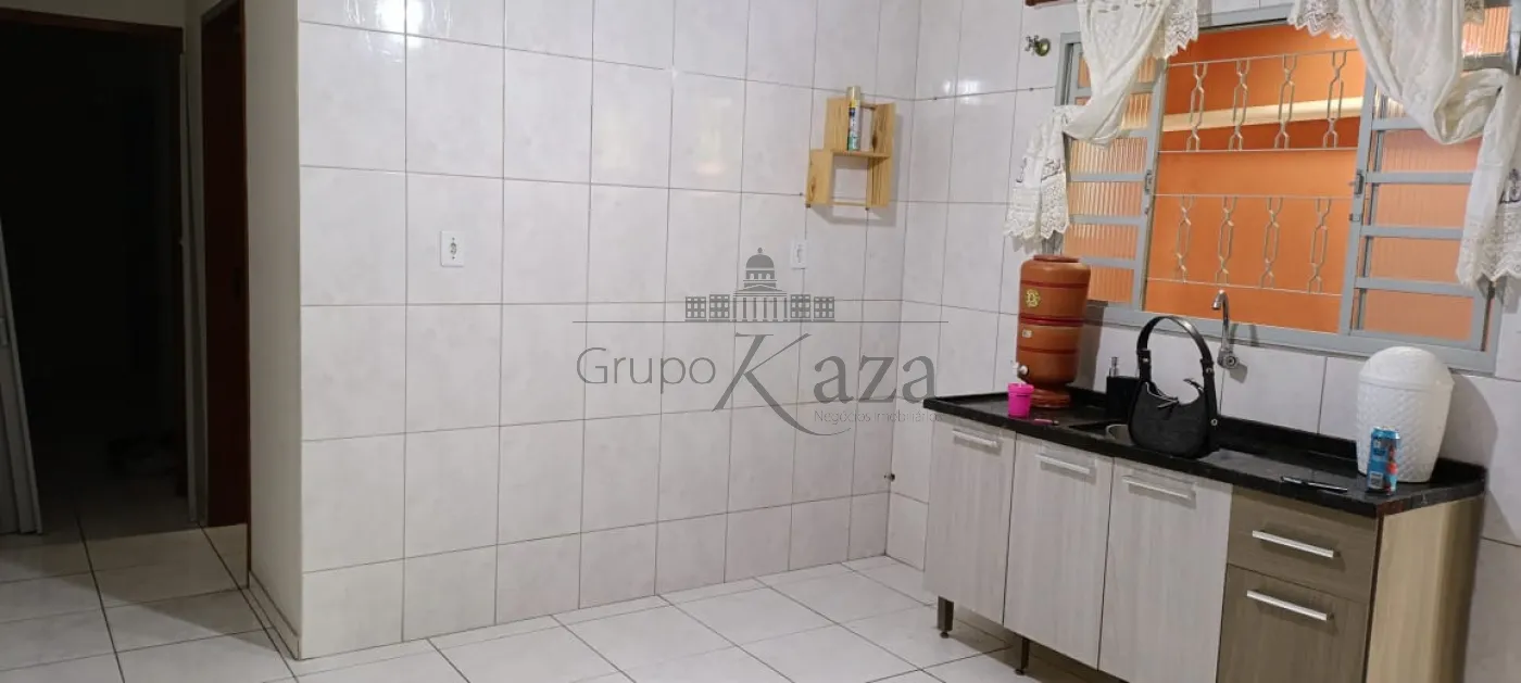 Foto 10 de Casa Padrão em Jardim Torrão de Ouro, São José dos Campos - imagem 10