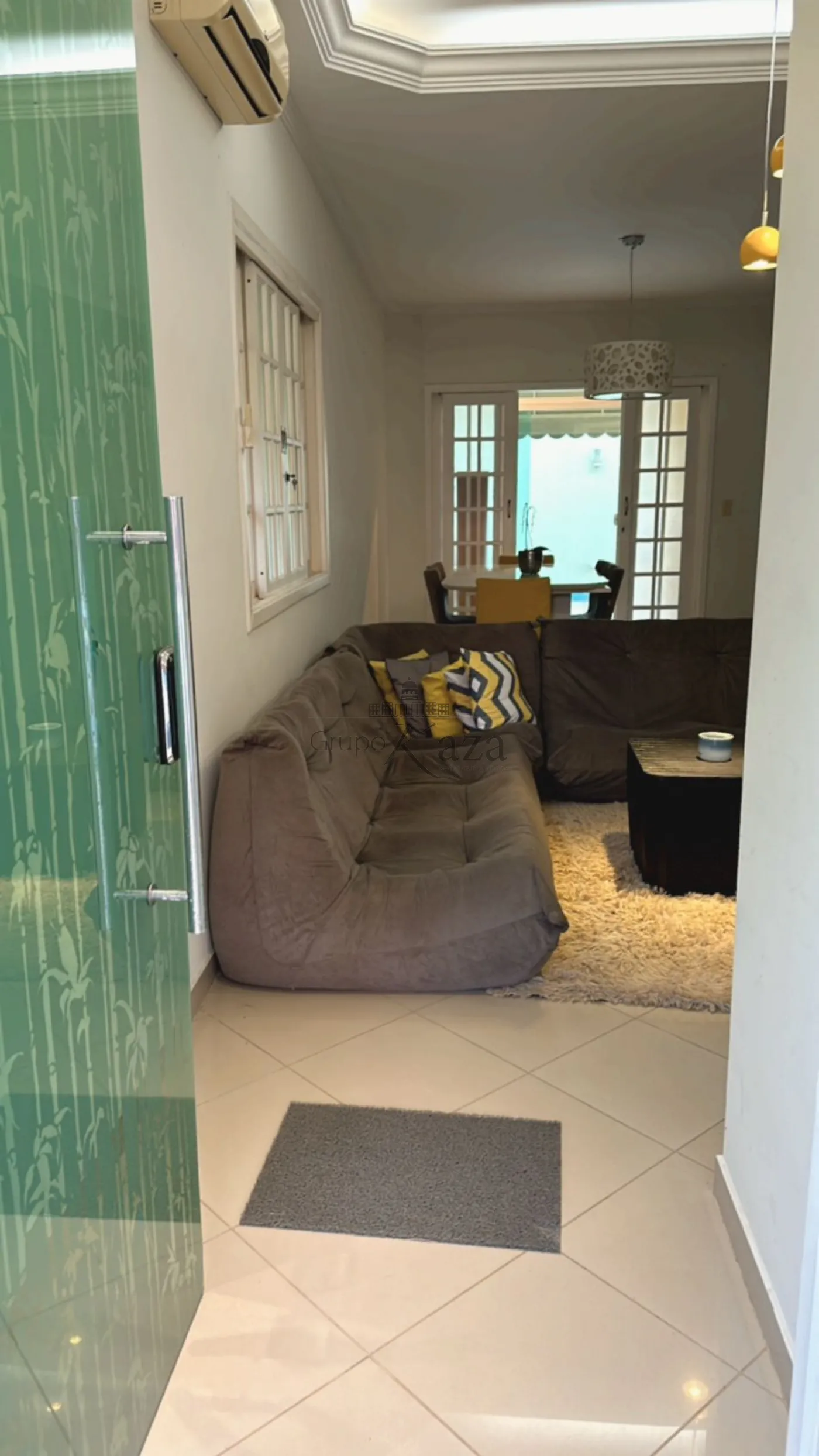 Foto 1 de Casa Condomínio em Jardim Santa Maria, Jacareí - imagem 1 Foto 1 de Casa Condomínio em Jardim Santa Maria, Jacareí - imagem 1