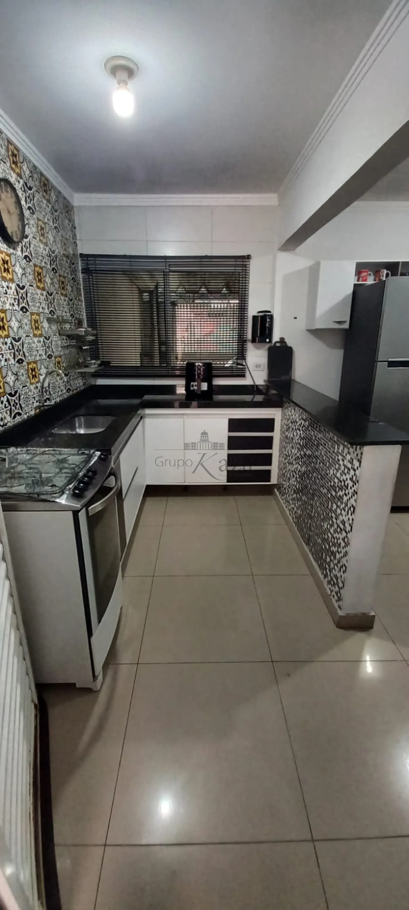 Foto 4 de Casa Padrão em Conjunto Residencial Trinta e Um de Março, São José dos Campos - imagem 4