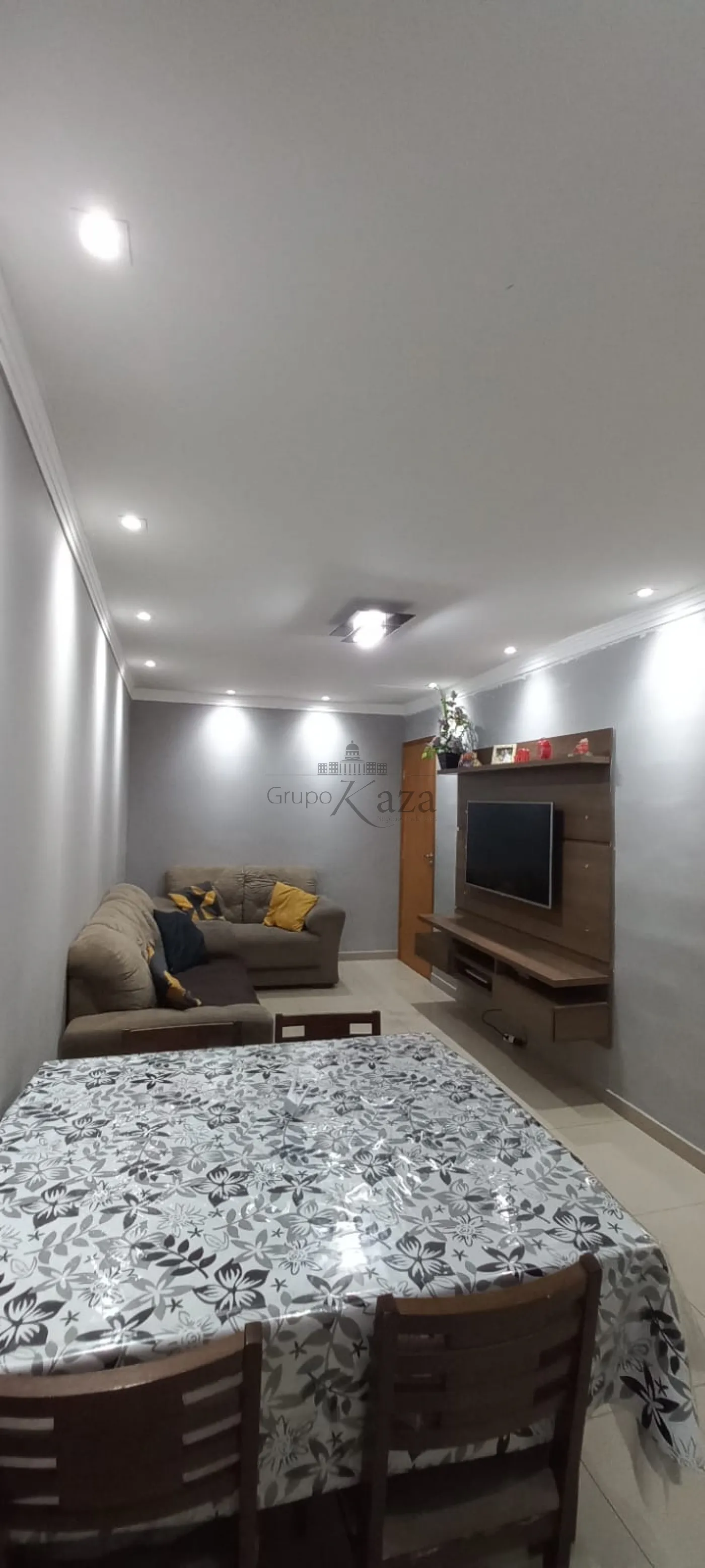 Foto 1 de Casa Padrão em Conjunto Residencial Trinta e Um de Março, São José dos Campos - imagem 1
