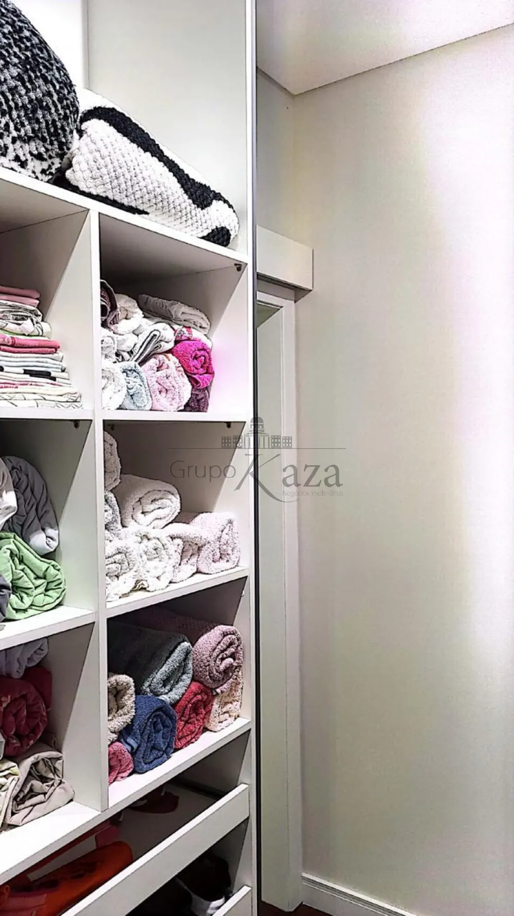 Foto 40 de Casa Padrão em Jardim Santa Maria, Jacareí - imagem 40