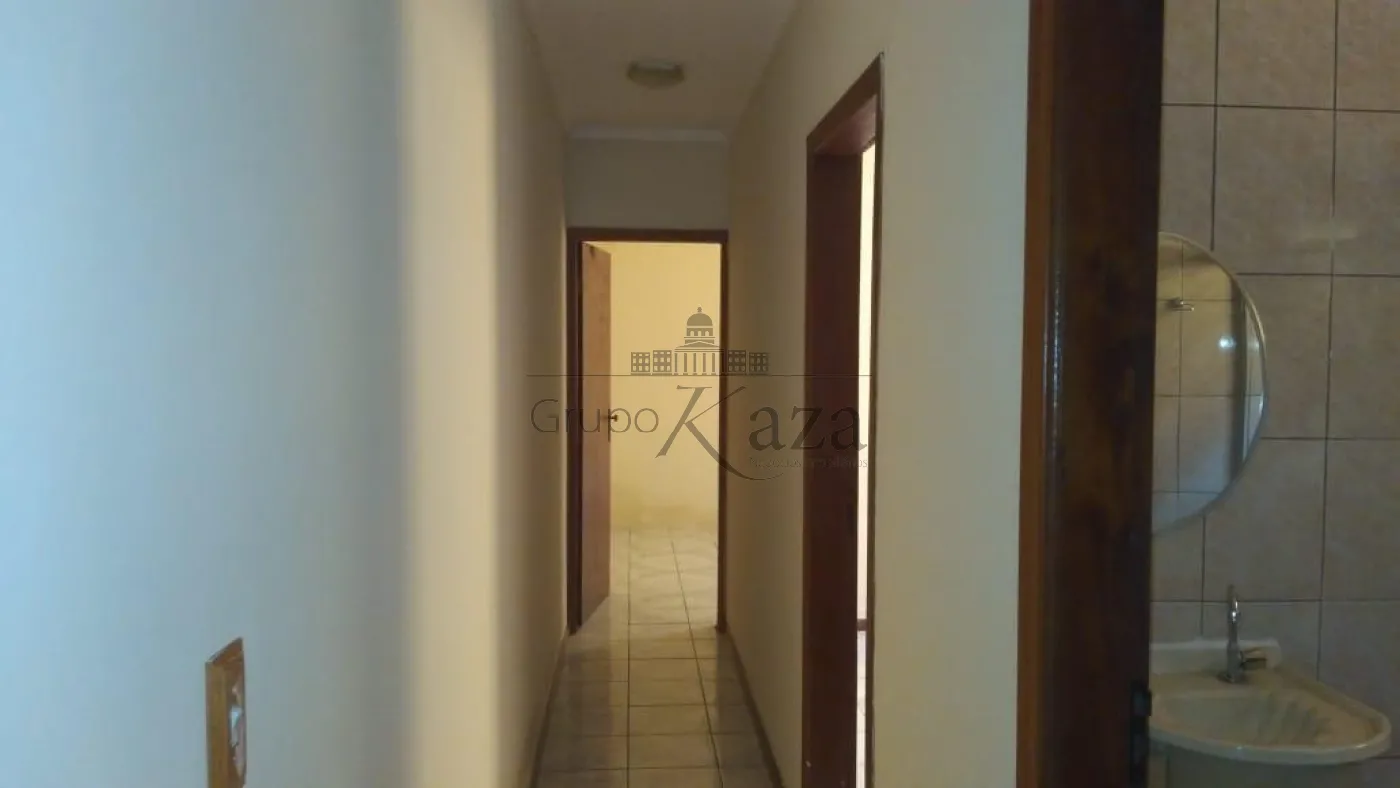 Foto 4 de Casa Padrão em Conjunto Residencial Galo Branco, São José dos Campos - imagem 4
