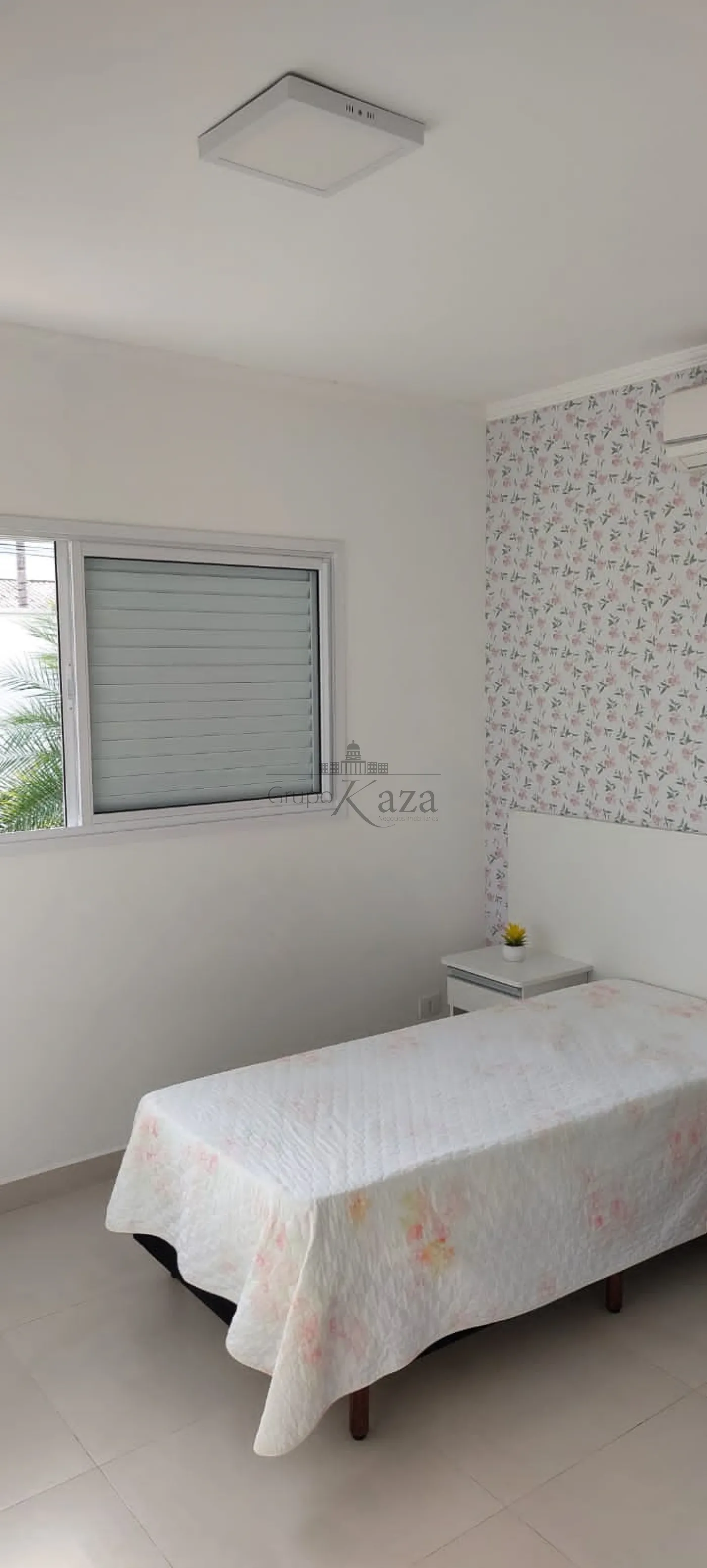 Foto 3 de Casa Padrão em Jardim Britânia, Caraguatatuba - imagem 3
