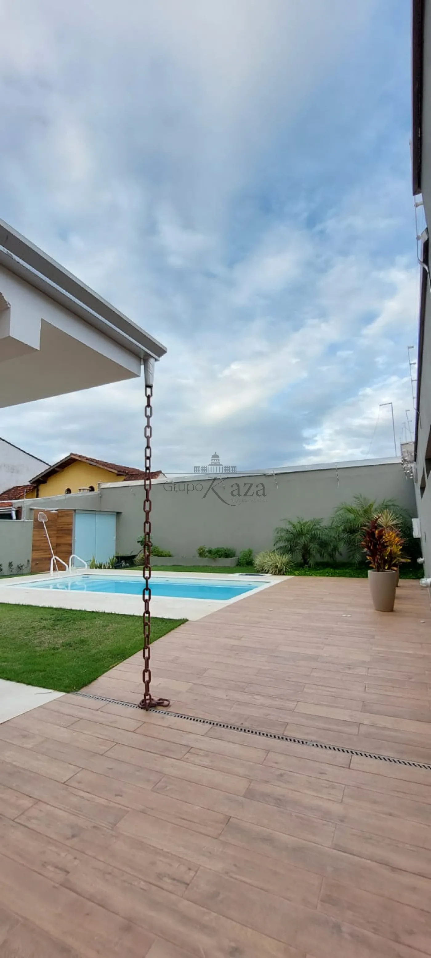 Foto 6 de Casa Padrão em Jardim Britânia, Caraguatatuba - imagem 6