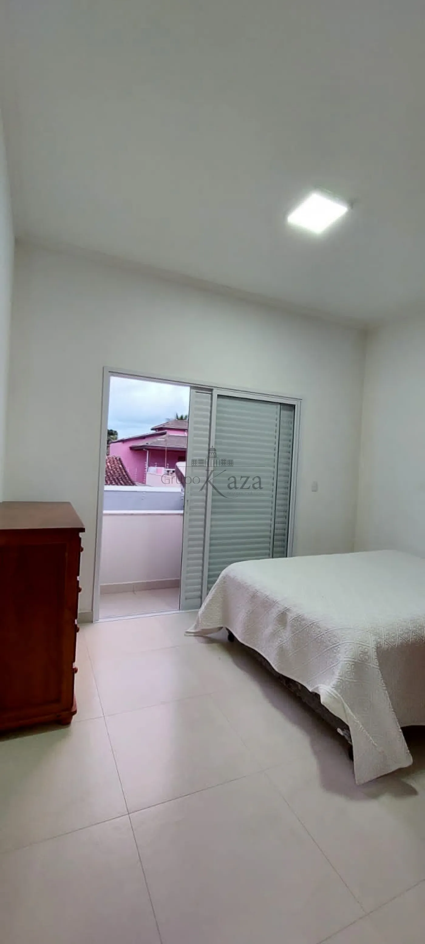 Foto 9 de Casa Padrão em Jardim Britânia, Caraguatatuba - imagem 9