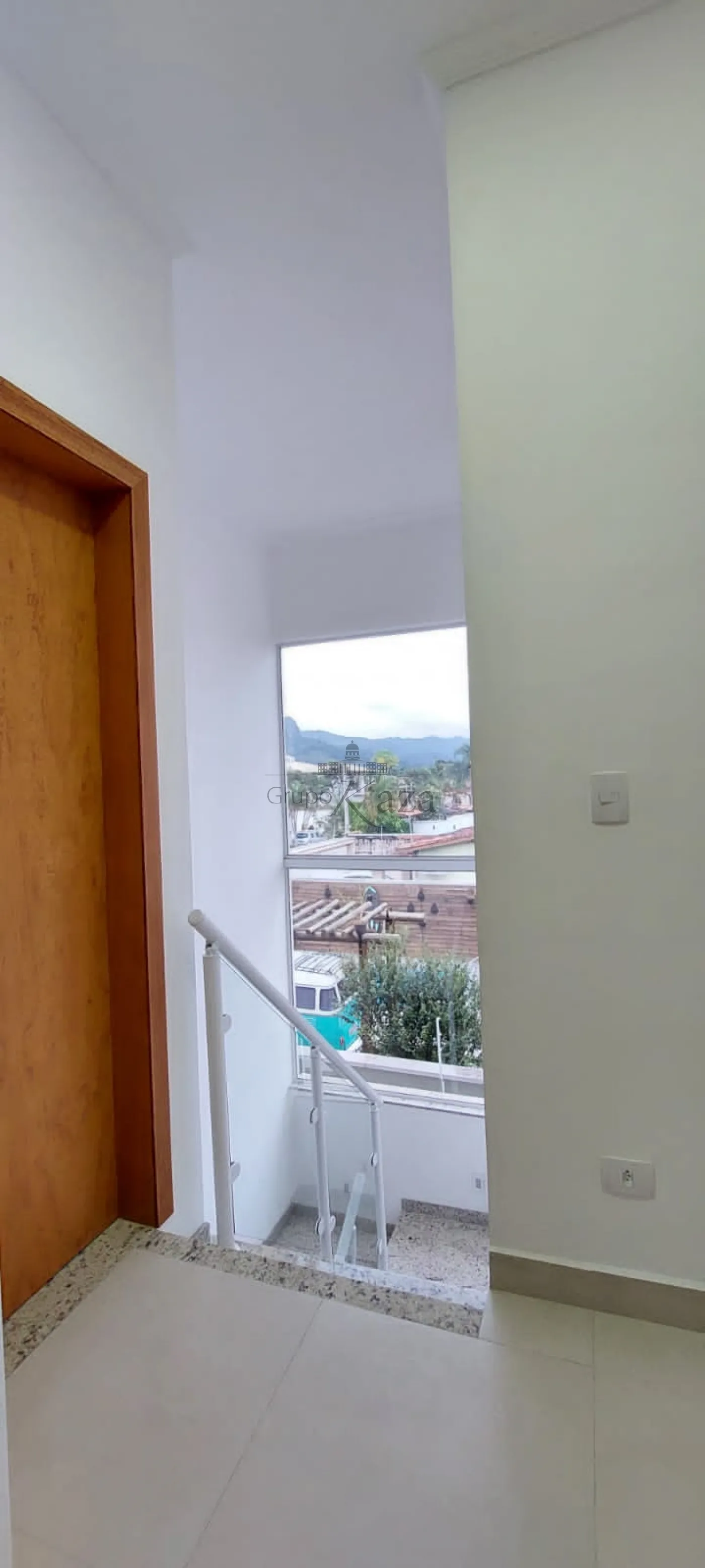 Foto 16 de Casa Padrão em Jardim Britânia, Caraguatatuba - imagem 16