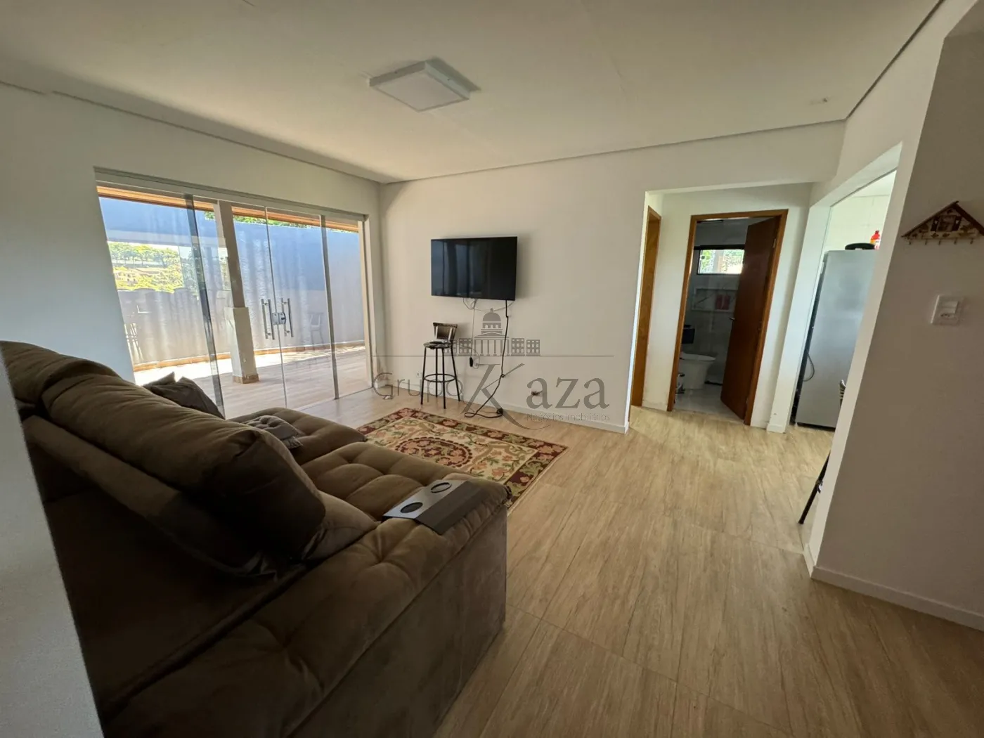 Foto 1 de Casa Condomínio em Chácaras Condomínio Recanto Pássaros II, Jacareí - imagem 1