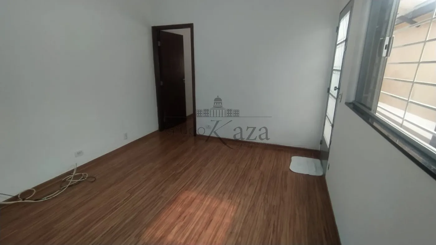Foto 3 de Casa Padrão em Jardim Cruzeiro do Sul, São José dos Campos - imagem 3