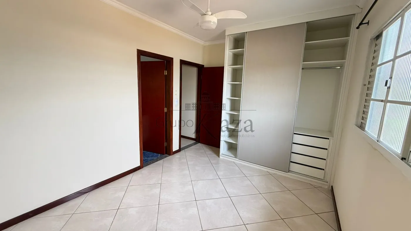 Foto 18 de Casa Sobrado em Bosque dos Ipês, São José dos Campos - imagem 18