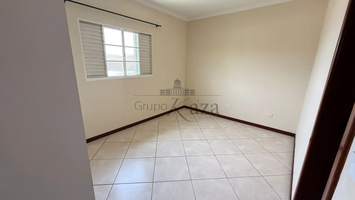 Foto 17 de Casa Sobrado em Bosque dos Ipês, São José dos Campos - imagem 17