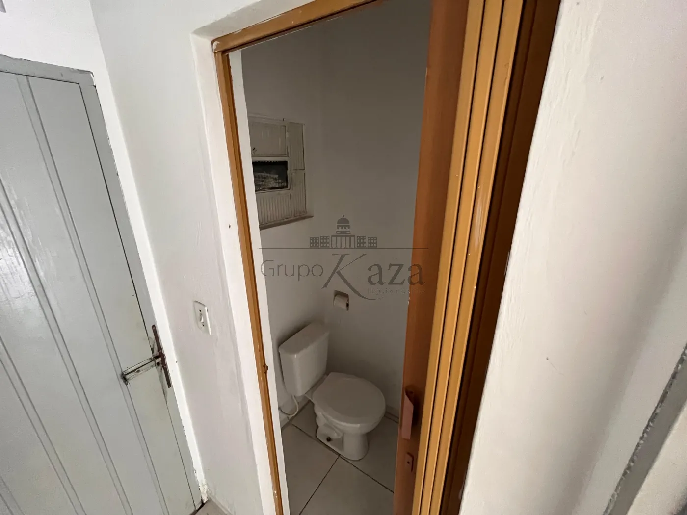 Ponto comercial com acesso a casa dos fundos
