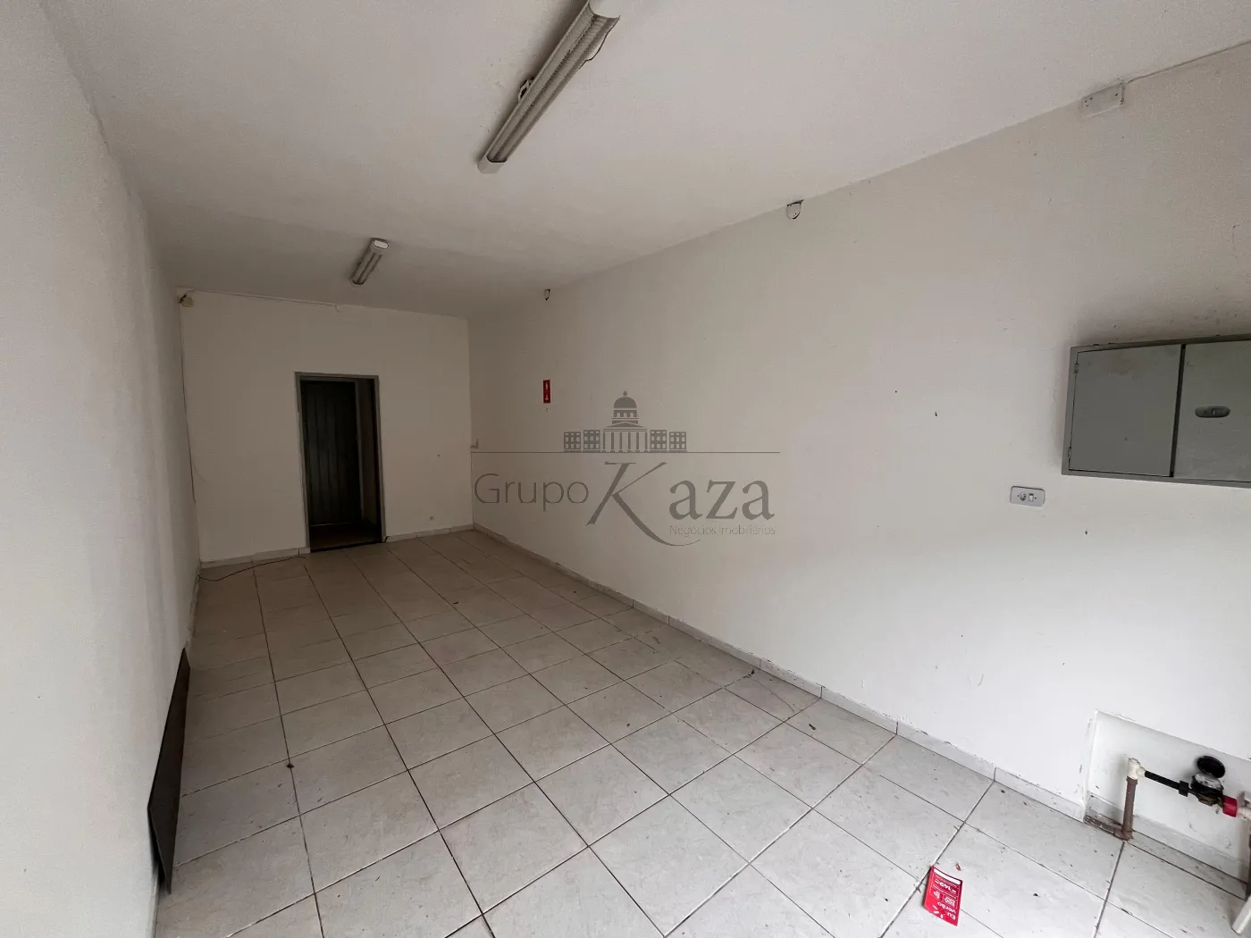 Ponto comercial com acesso a casa dos fundos