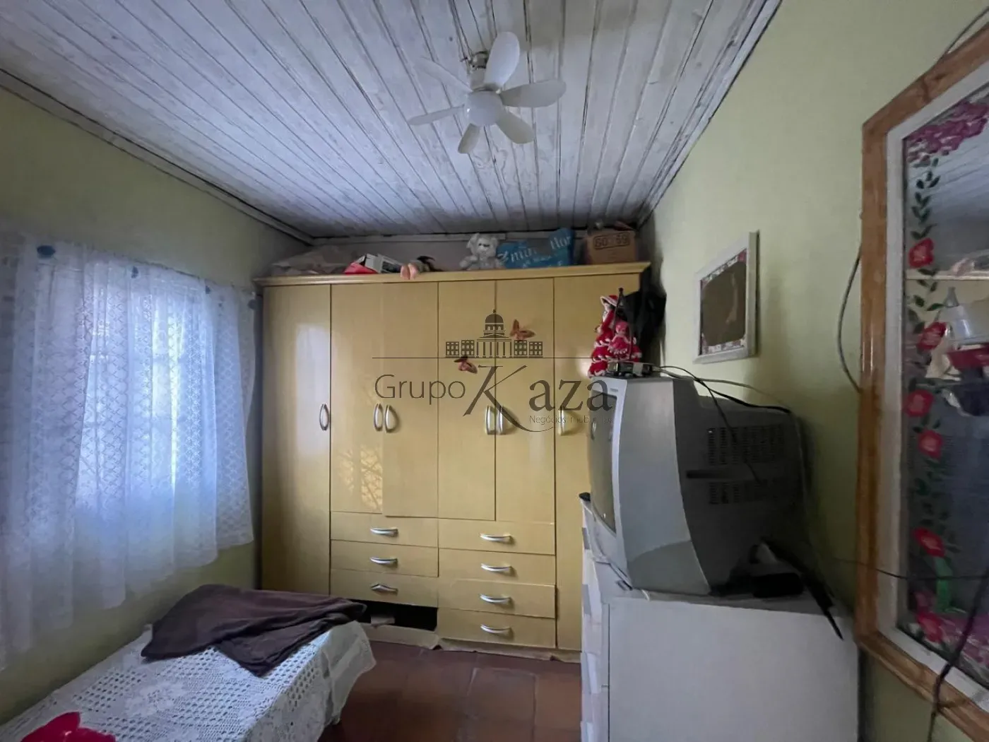 Foto 3 de Casa Padrão em Vila Guaianazes, São José dos Campos - imagem 3