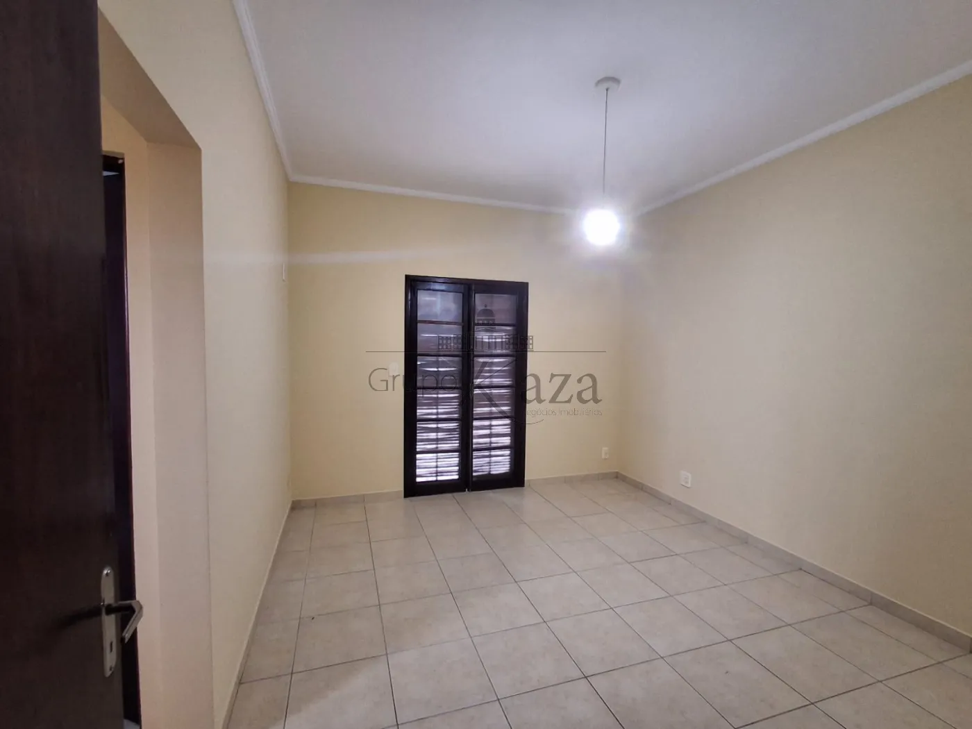 Foto 11 de Casa Padrão em Residencial Cambuí, São José dos Campos - imagem 11