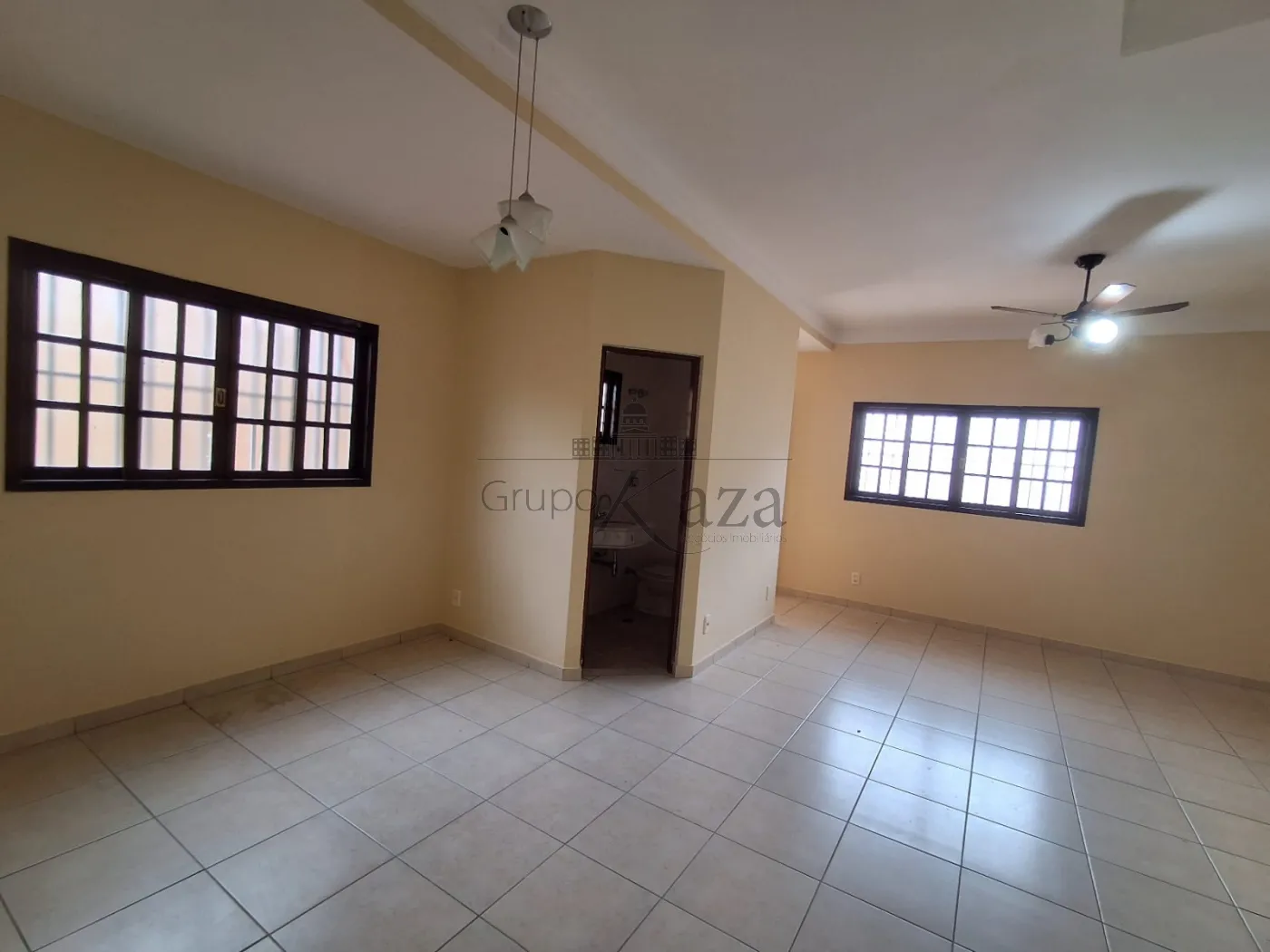 Foto 1 de Casa Padrão em Residencial Cambuí, São José dos Campos - imagem 1