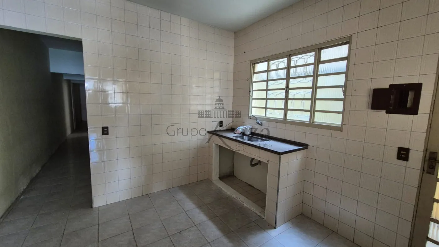 Foto 3 de Casa Padrão em Jardim Emilia, Jacareí - imagem 3