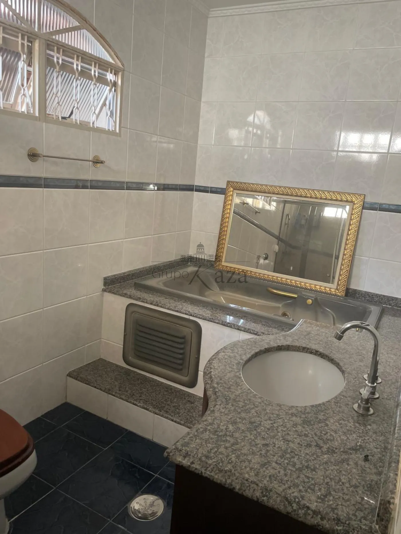 Foto 12 de Casa Padrão em Jardim Estoril, São José dos Campos - imagem 12
