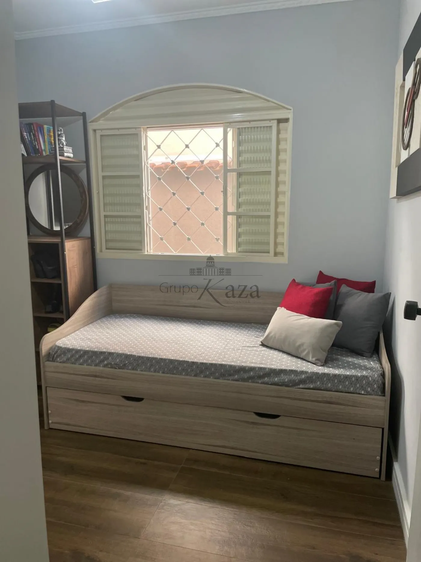 Foto 16 de Casa Padrão em Jardim Estoril, São José dos Campos - imagem 16