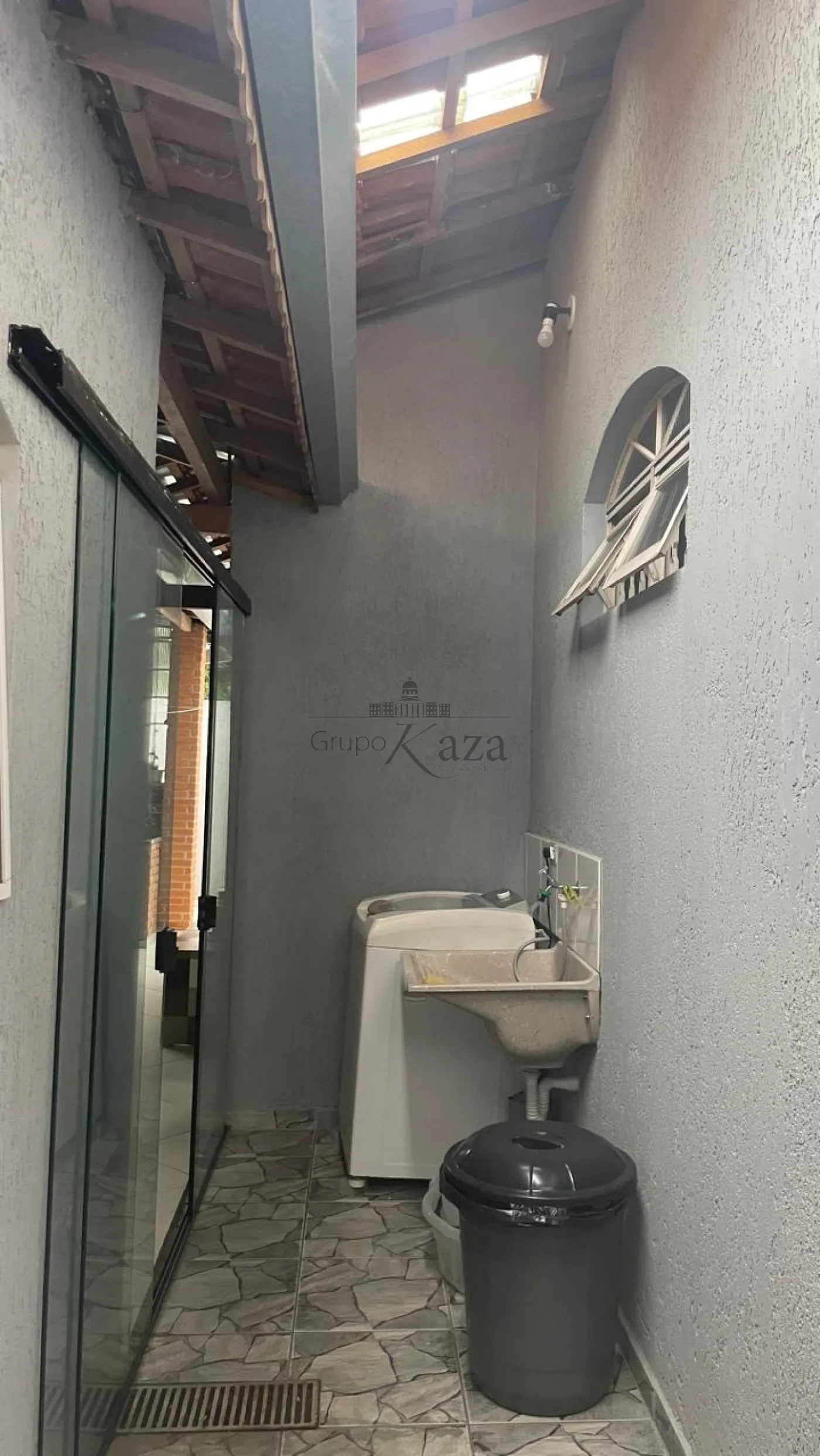 Foto 19 de Casa Padrão em Jardim Estoril, São José dos Campos - imagem 19