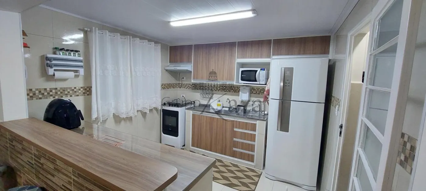 Foto 4 de Casa Padrão em Vila Rossi, São José dos Campos - imagem 4