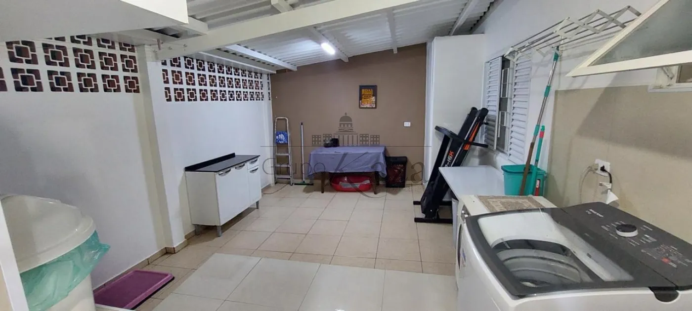 Foto 8 de Casa Padrão em Vila Rossi, São José dos Campos - imagem 8