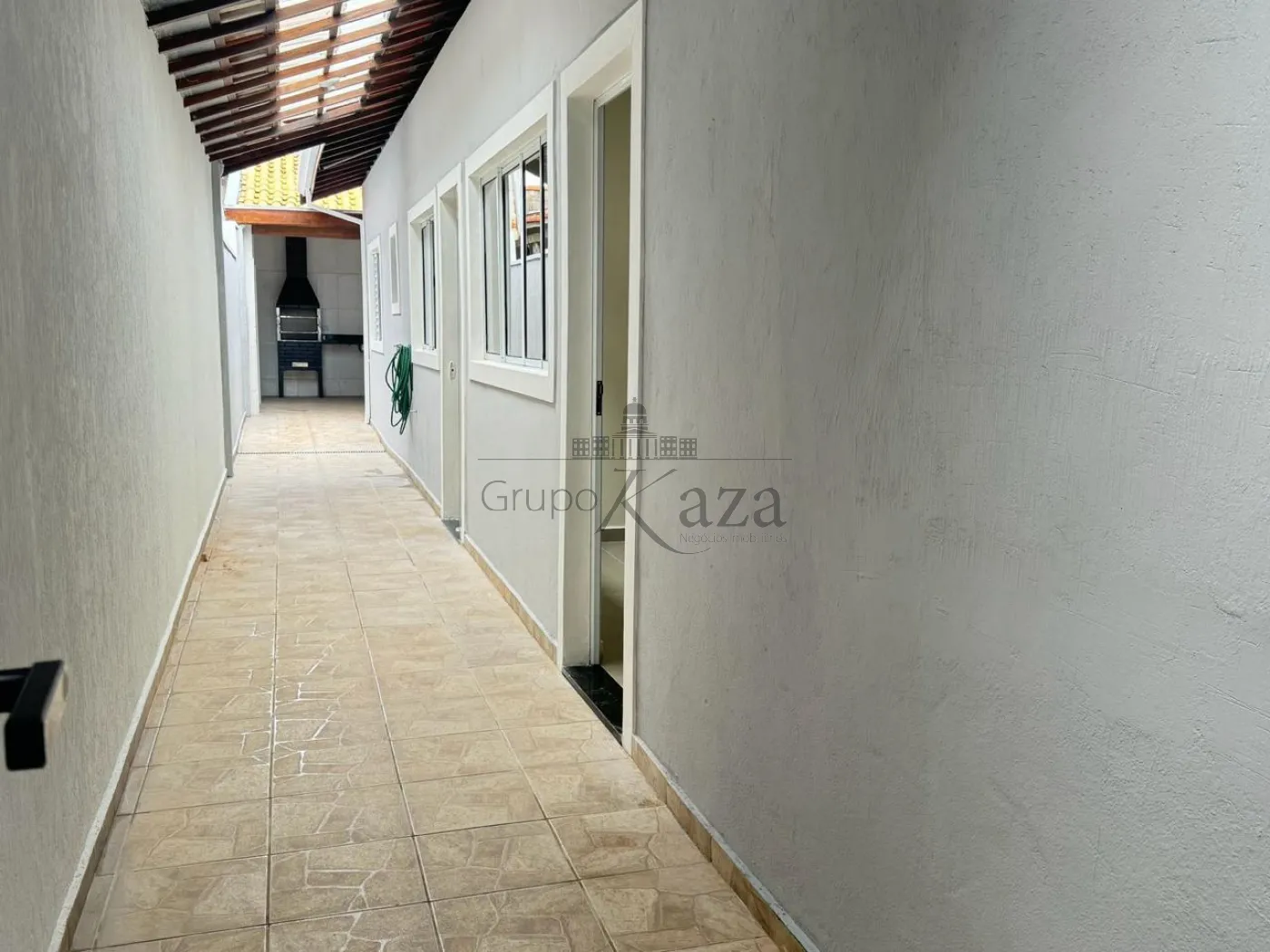Foto 3 de Casa Padrão em Jardim Torrão de Ouro, São José dos Campos - imagem 3