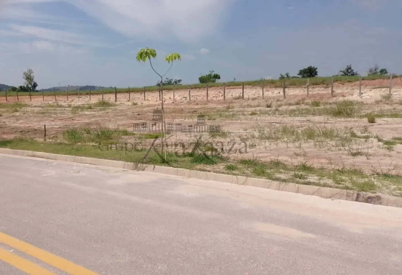 Foto 3 de Terreno Padrão em Vila Amélia, São José dos Campos - imagem 3