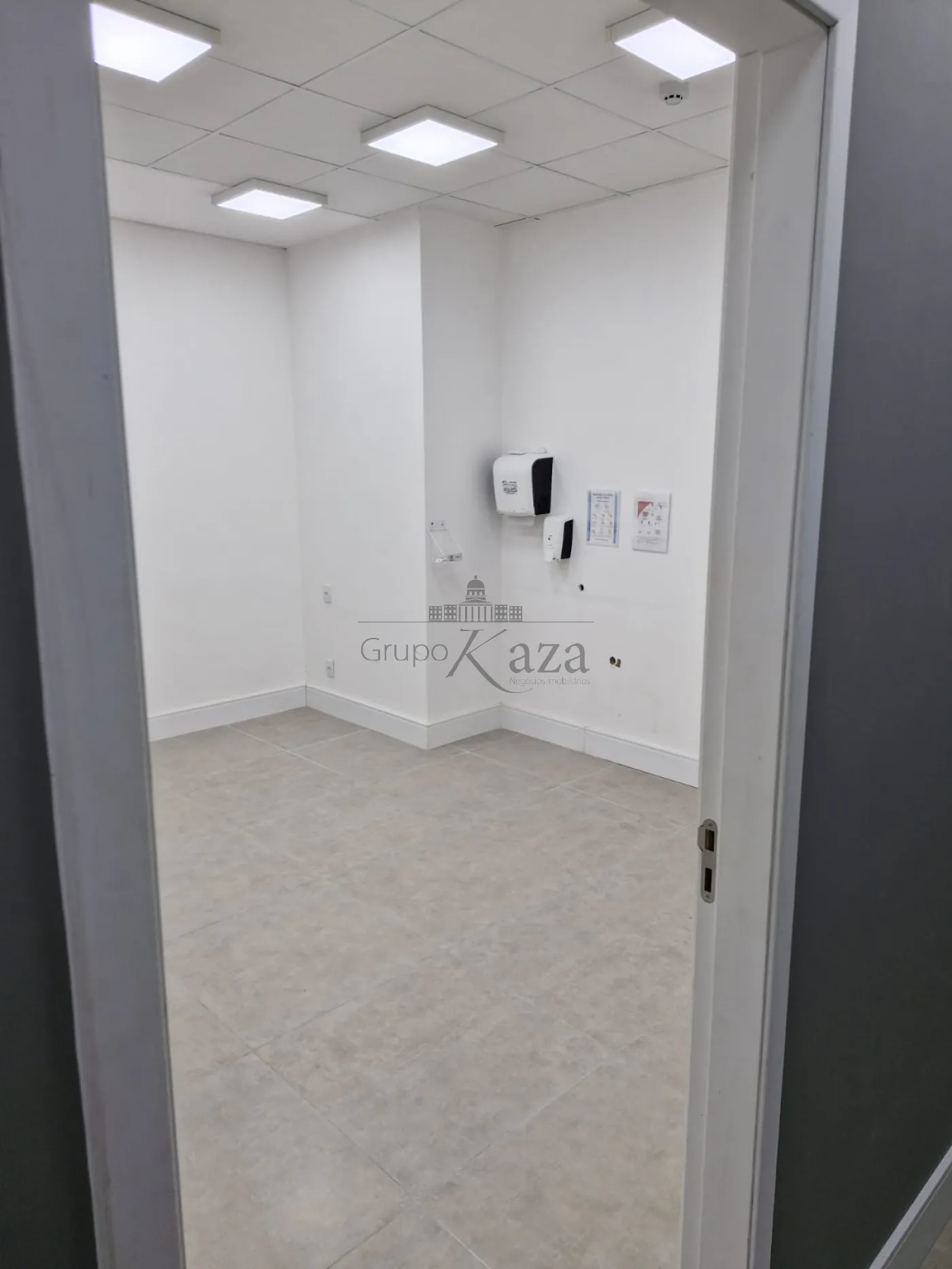Foto 3 de Comercial Sala Condomínio em Jardim Apolo, São José dos Campos - imagem 3