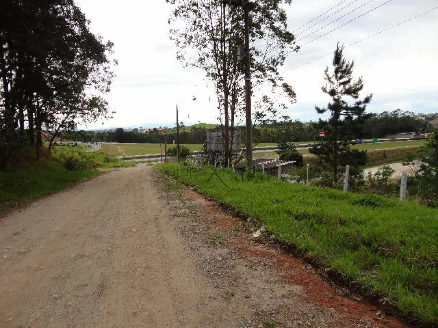 Foto 6 de Terreno Padrão em Veraneio Ijal, Jacareí - imagem 6