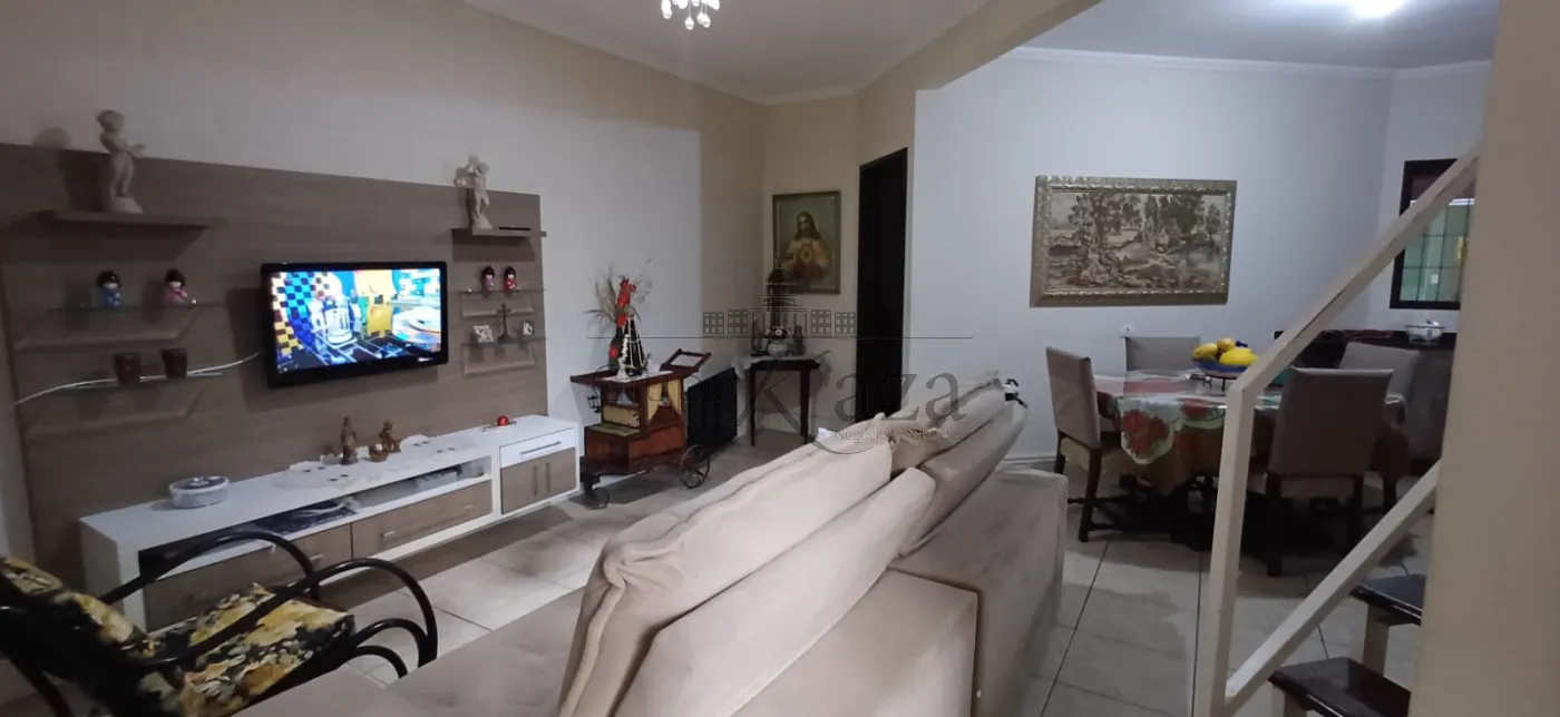 Foto 2 de Casa Sobrado em Residencial Santa Paula, Jacareí - imagem 2