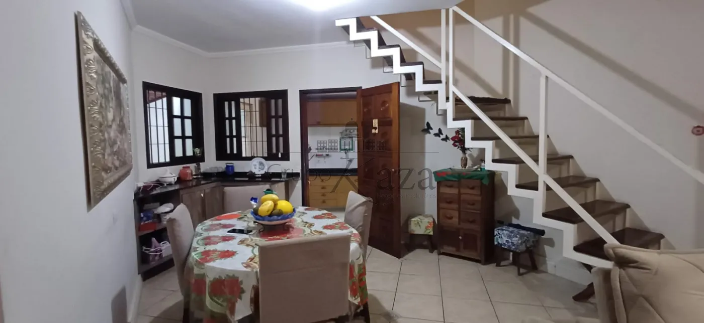 Foto 3 de Casa Sobrado em Residencial Santa Paula, Jacareí - imagem 3
