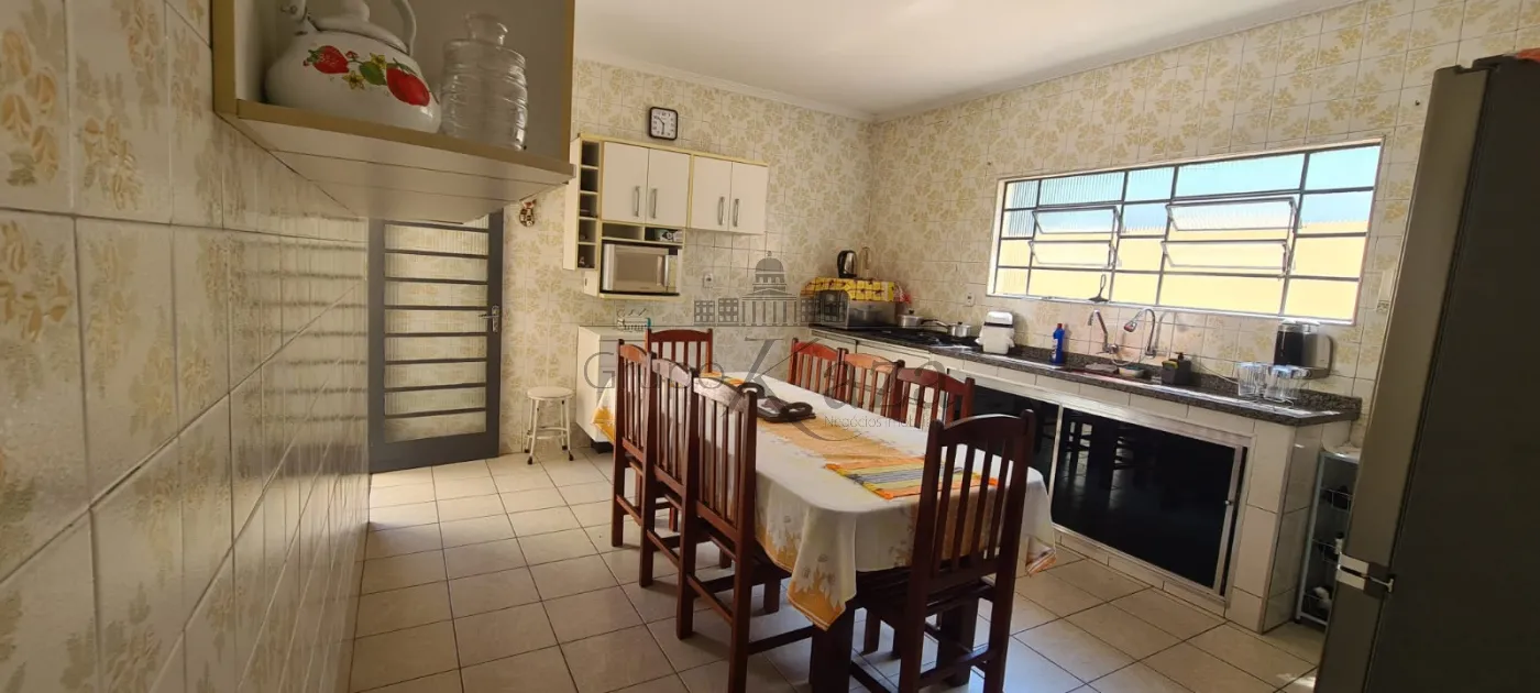 Foto 3 de Casa Térrea em Vila Indústrial, São José dos Campos - imagem 3