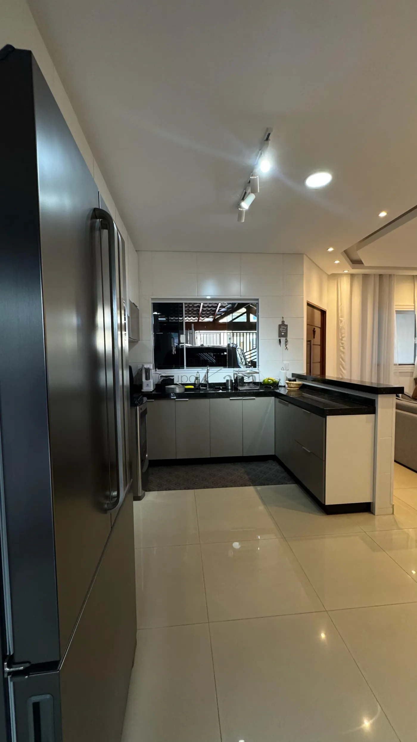 Foto 3 de Casa Padrão em Portal dos Pássaros, São José dos Campos - imagem 3