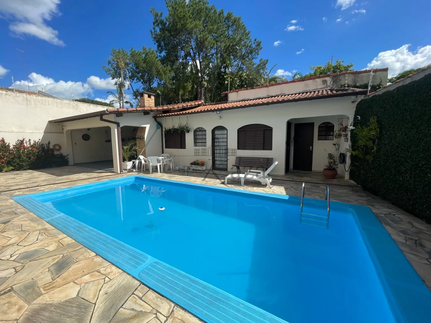 Foto 4 de Casa Sobrado em Jardim Siesta, Jacareí - imagem 4