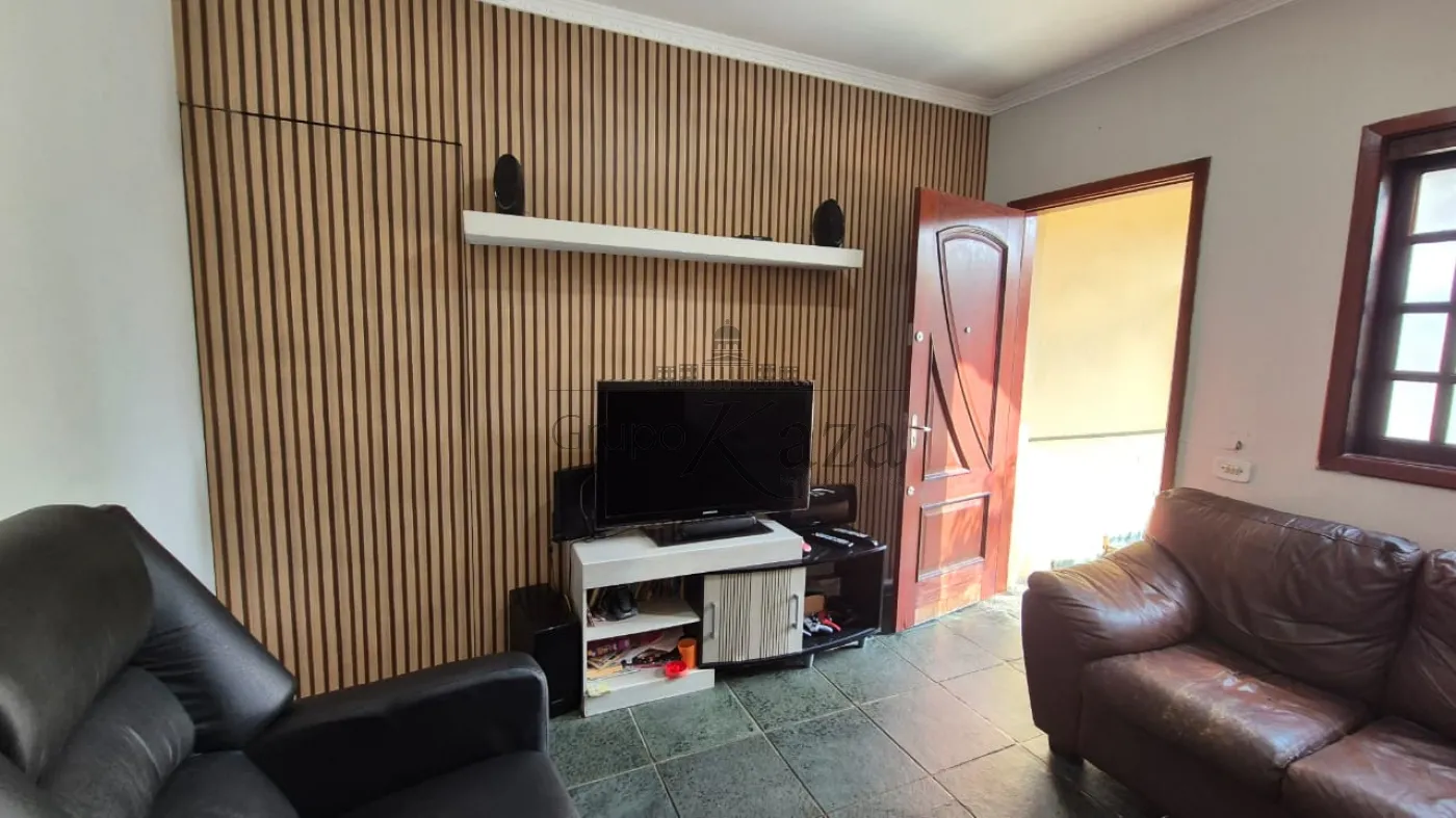 Foto 1 de Casa Padrão em Vila Pinheiro, Jacareí - imagem 1