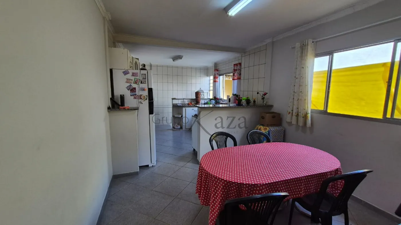 Foto 4 de Casa Padrão em Vila Pinheiro, Jacareí - imagem 4