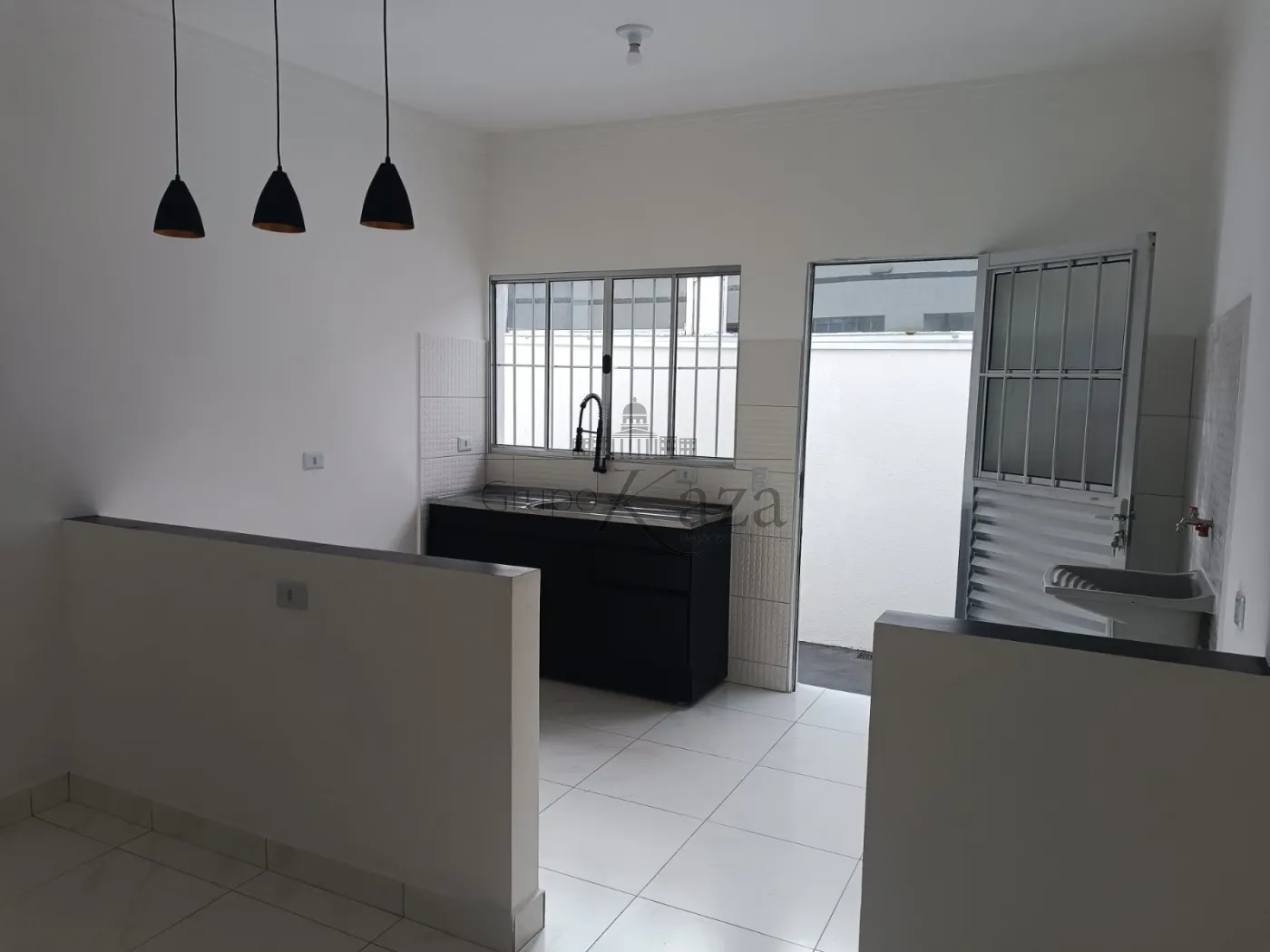 Foto 1 de Casa Padrão em Jardim dos Bandeirantes, São José dos Campos - imagem 1