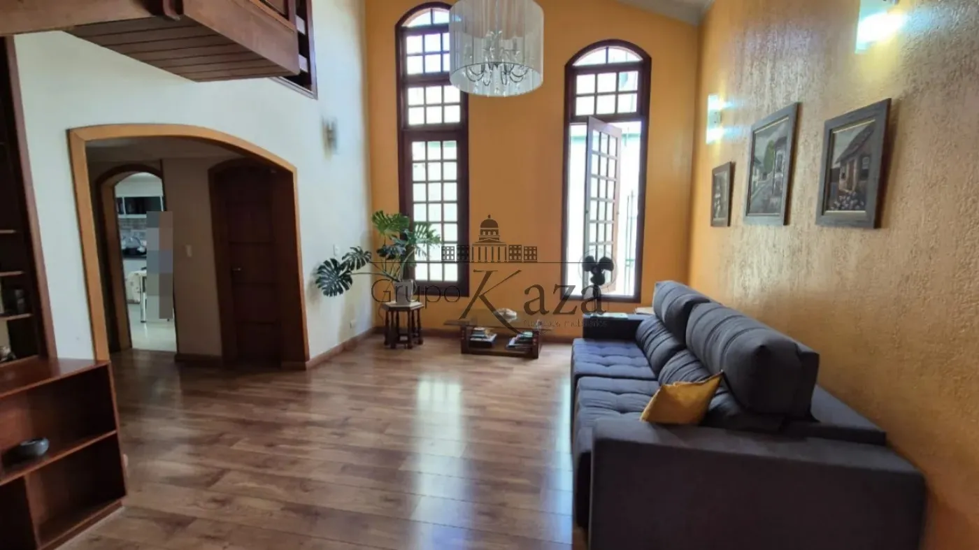 Foto 3 de Casa Comercial  Residencial em Vila Pinheiro, Jacareí - imagem 3