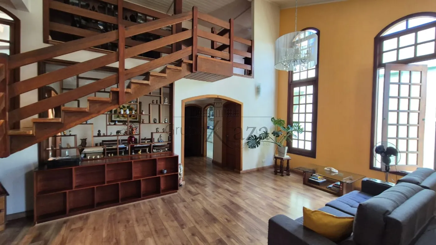 Foto 1 de Casa Comercial  Residencial em Vila Pinheiro, Jacareí - imagem 1