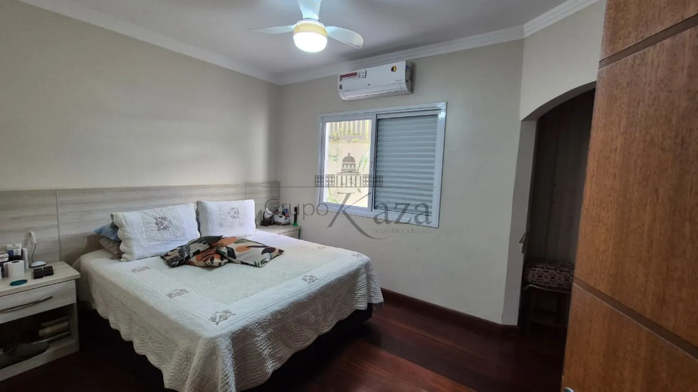 Foto 21 de Casa Comercial  Residencial em Vila Pinheiro, Jacareí - imagem 21