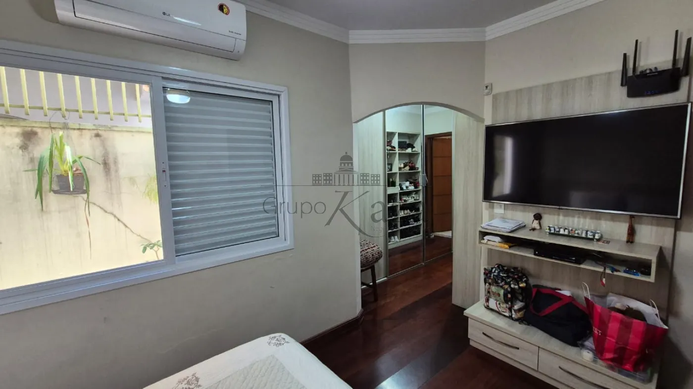Foto 23 de Casa Comercial  Residencial em Vila Pinheiro, Jacareí - imagem 23