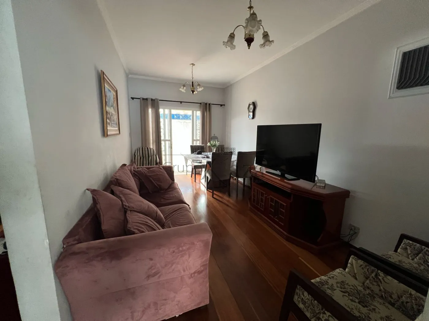 Foto 1 de Casa Padrão em Jardim Ismênia, São José dos Campos - imagem 1