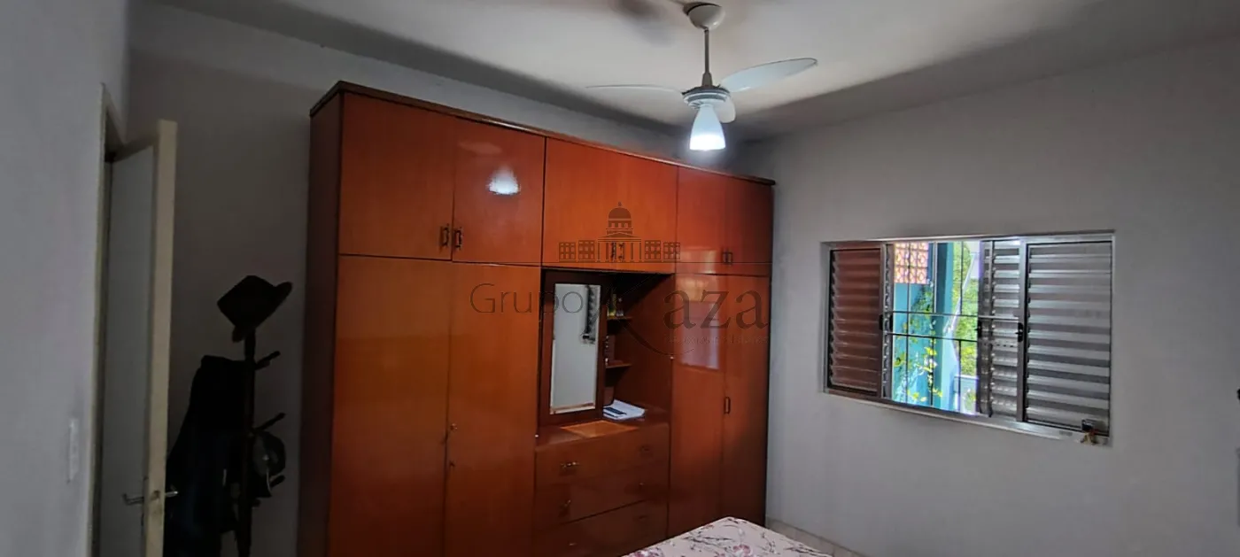 Foto 13 de Casa Sobrado em Parque Santo Antônio, Jacareí - imagem 13