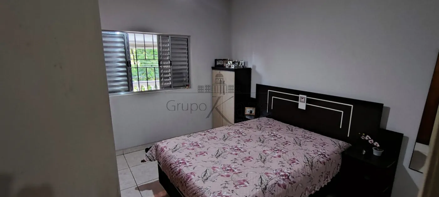 Foto 12 de Casa Sobrado em Parque Santo Antônio, Jacareí - imagem 12