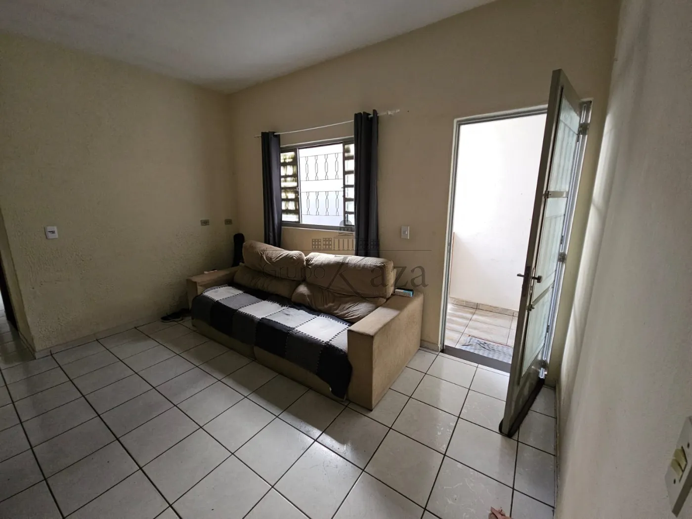 Foto 1 de Casa Padrão em Parque dos Ipês, São José dos Campos - imagem 1