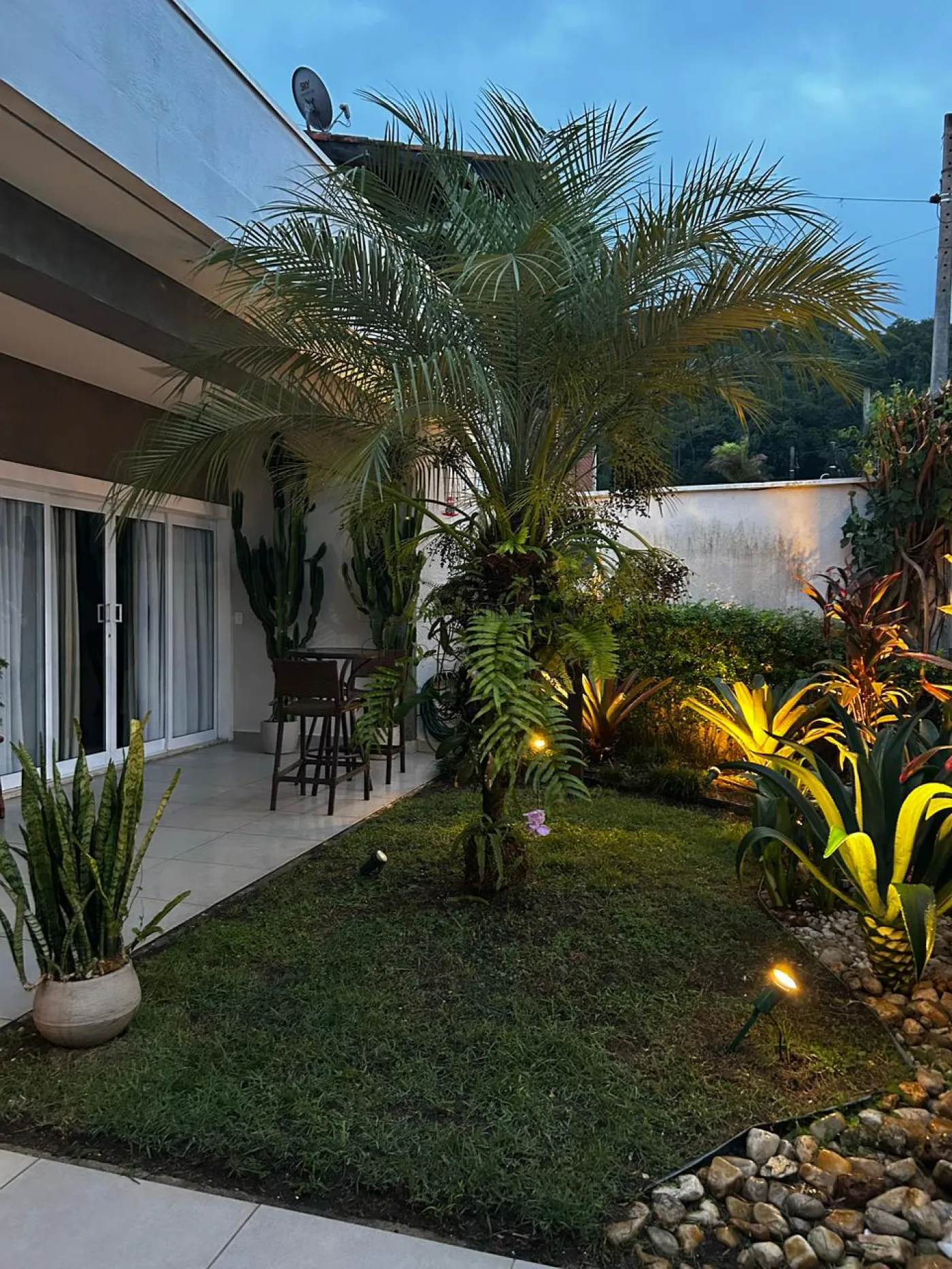 Foto 1 de Casa Casa de Vila em Jardim Califórnia, Caraguatatuba - imagem 1